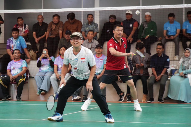 Wamenpora RI Taufik Hidayat menghadiri peresmian renovasi Gedung Bulu Tangkis Kemendikdasmen di Gedung A Lantai 3, Senayan, Selasa (13/1) siang.(foto:raiky/kemenpora.go.id)