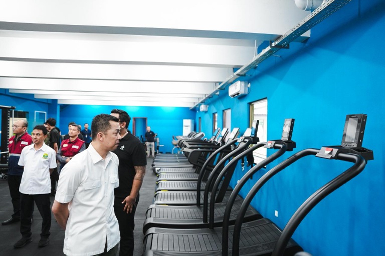 Wamenpora Taufik Hidayat, menghadiri peresmian perkantoran baru pelatnas (PP PBSI), ruang gym, dan juga gudang. (foto:Andre/kemenpora.go.id)