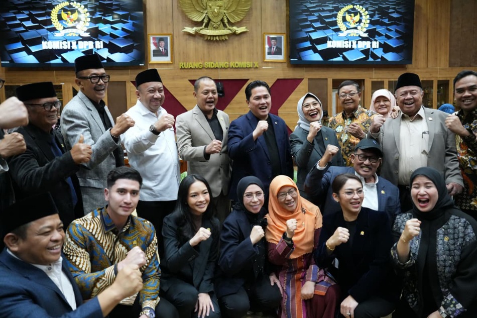 Komisi X DPR RI menyampaikan apresiasi, pujian dan rasa bangga sampai bertepuk tangan atas capaian prestasi Indonesia pada ajang SEA Games dan ASEAN Para Games 2025 Thailand.(foto:Herry/kemenpora.go.id)