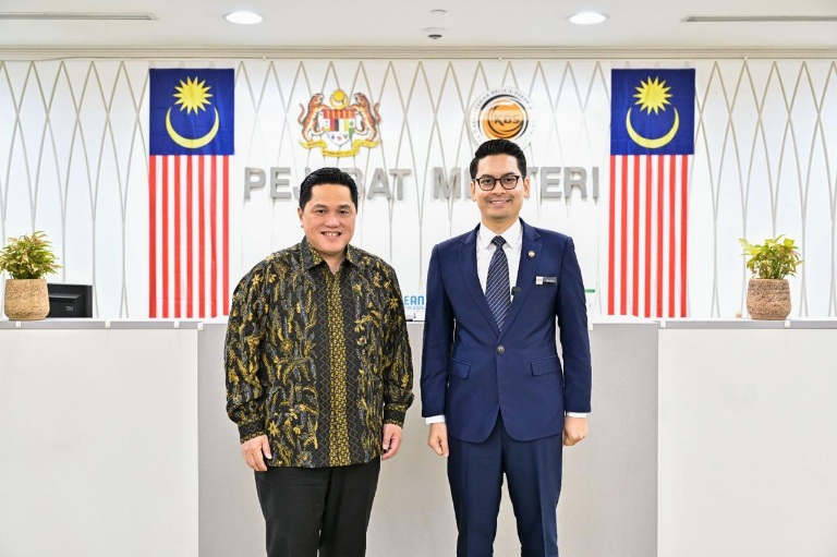Menteri Pemuda dan Olahraga Republik Indonesia (Menpora RI) Erick Thohir bertemu Menteri Belia dan Sukan (Menteri Pemuda dan Olahraga) Malaysia Muhammed Taufiq Johari, Selasa (10/2).(foto:istimewa)