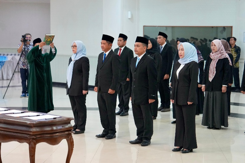 Menpora RI Erick Thohir melakukan penyegaran budaya kerja baru atau rotasi pejabat di lingkungan Kemenpora RI.(foto:Gilang/kemenpora.go.id)