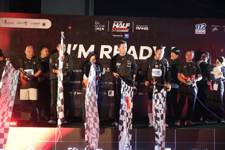 Ajang MS Glow For Men Malang Half Marathon 2026 resmi dibuka dan menjadi salah satu event lari terbesar di Kota Malang.(foto:raiky/kemenpora.go.id)
