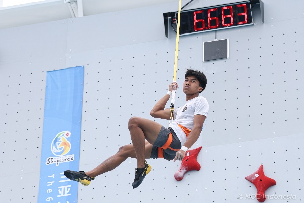 Tim Indonesia meraih medali pertama di Asian Beach Games Sanya 2026 lewat cabang olahraga panjat tebing putra. Antasyafi Robby Al Hilmi merebut perak dari nomor mens speed.(foto:NOC Indonesia/ Naif Muhammad Al`as)