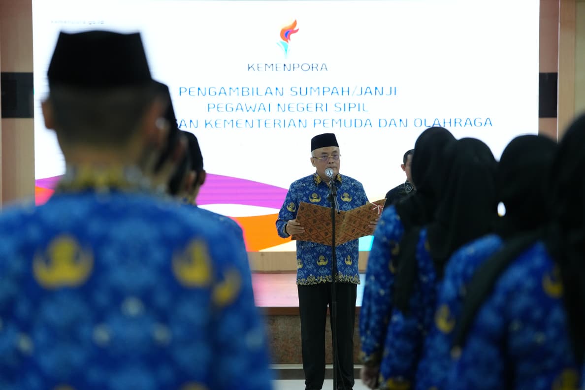 Sesmenpora Lantik 52 CPNS Menjadi PNS di Lingkungan Kemenpora