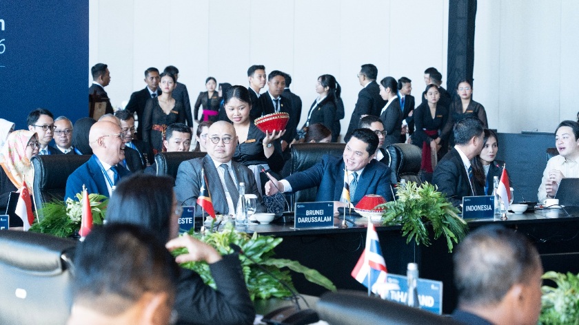 Menteri Pemuda dan Olahraga (Menpora) RI, Erick Thohir, membuka sesi Ministerial Forum pada Southeast Asia Ministerial Meeting on Youth and Sports di Bali Beach Convention Center, The Meru Hotel, Bali, Senin (4/5). (foto:Rahma/kemenpora.go.id)