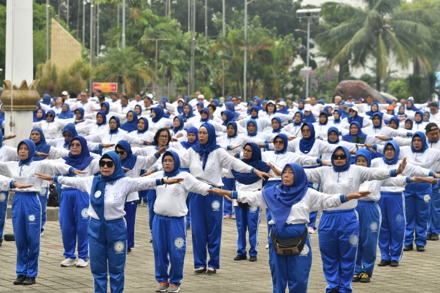 Kemenpora RI melalui Deputi Pembudayaan Olahraga kembali menggelar kegiatan senam Rabu Bugar, Rabu (20/5) pagi.(foto:bagus/kemenpora.go.id)
