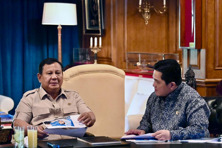 Menpora RI Erick Thohir menghadap Presiden Republik Indonesia, Prabowo Subianto, di kediaman pribadi di Hambalang, Jawa Barat, Jumat (19/6). (foto:Cahyo/BPMI)