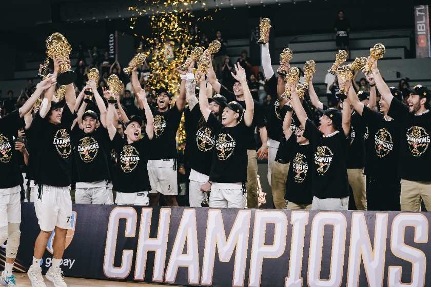 Bogor Hornbills sukses mencatatkan sejarah dengan merebut gelar juara IBL untuk pertama kalinya setelah mengalahkan Pelita Jaya Jakarta 3-2 pada laga final. (foto:dok/IBL)