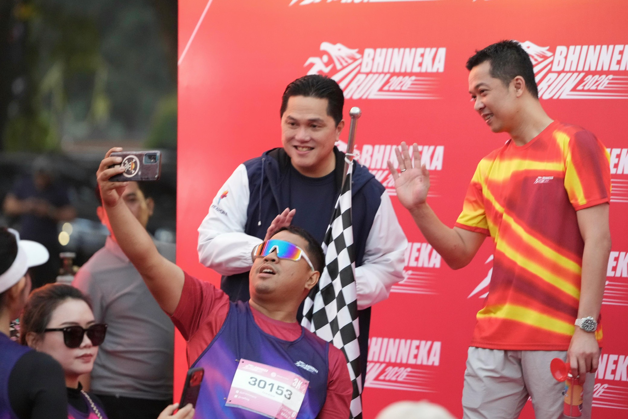Menpora Erick dan Wamenpora Taufik Lepas Ribuan Peserta Bhinneka Run 2026