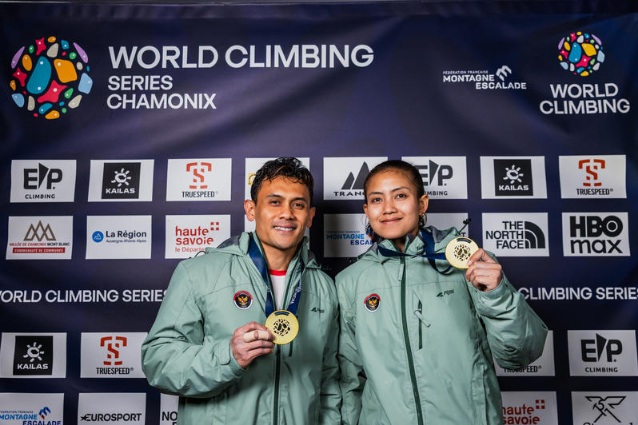 Tim panjat tebing Indonesia berhasil mengawinkan medali emas speed perorangan dalam ajang World Climbing Series Chamonix, Prancis, Minggu (12/7). (Foto: Jan Virt/ World Climbing)