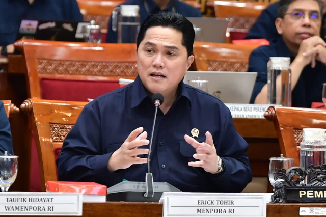 Menpora Erick Thohir, saat melakukan Rapat Kerja (Raker) dengan Komisi X DPR RI yang berlangsung di ruang Rapat Komisi X DPR RI, Senayan, Jakarta, Selasa (14/7). (foto:bagus/kemenpora.go.id)