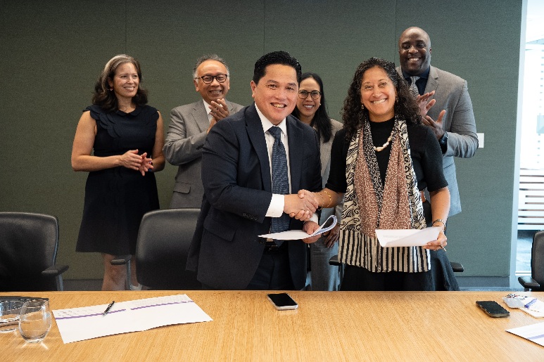 Menpora Erick mencetak langkah strategis bersejarah memperkuat kerja sama dengan menjalin kolaborasi dalam bentuk Memorandum of Understanding dengan Preston Robert Tisch Institute for Global Sport, New York University (NYU).(dok/NYU)