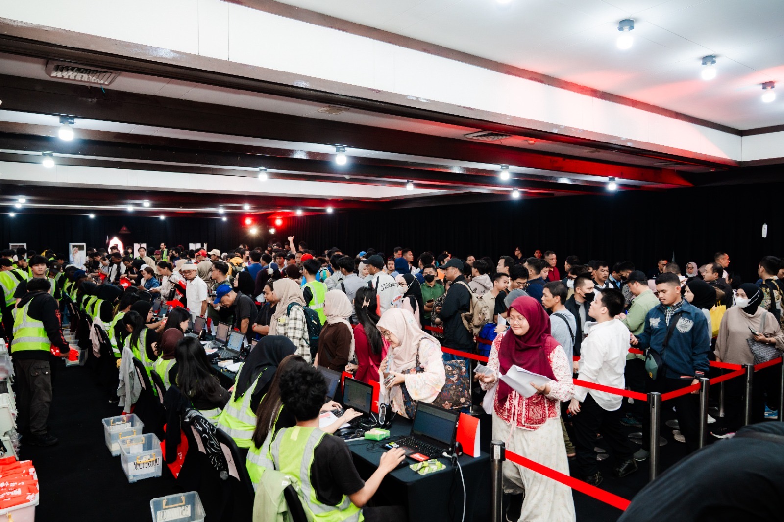 Semangat Merdeka Run mulai terasa sejak hari pertama pengambilan race pack di Wisma Serba Guna, Gelora Bung Karno (GBK), Jakarta. (foto: dok/Kemenpora)