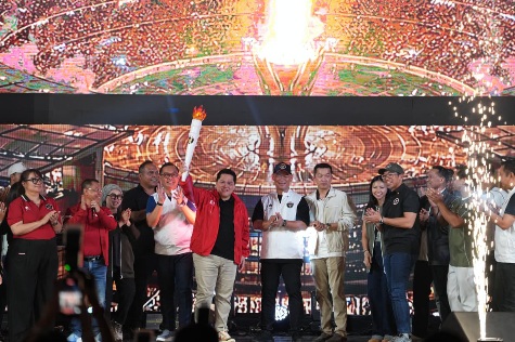 Menpora Erick Thohir bersama Wamenpora Taufik Hidayat menghadiri acara “Tim Indonesia Day: Menjaga Merah Putih” di Lippo Mall Kemang, Jakarta Selatan, Sabtu (29/8) malam. (foto:Herry/kemenpora.go.id)