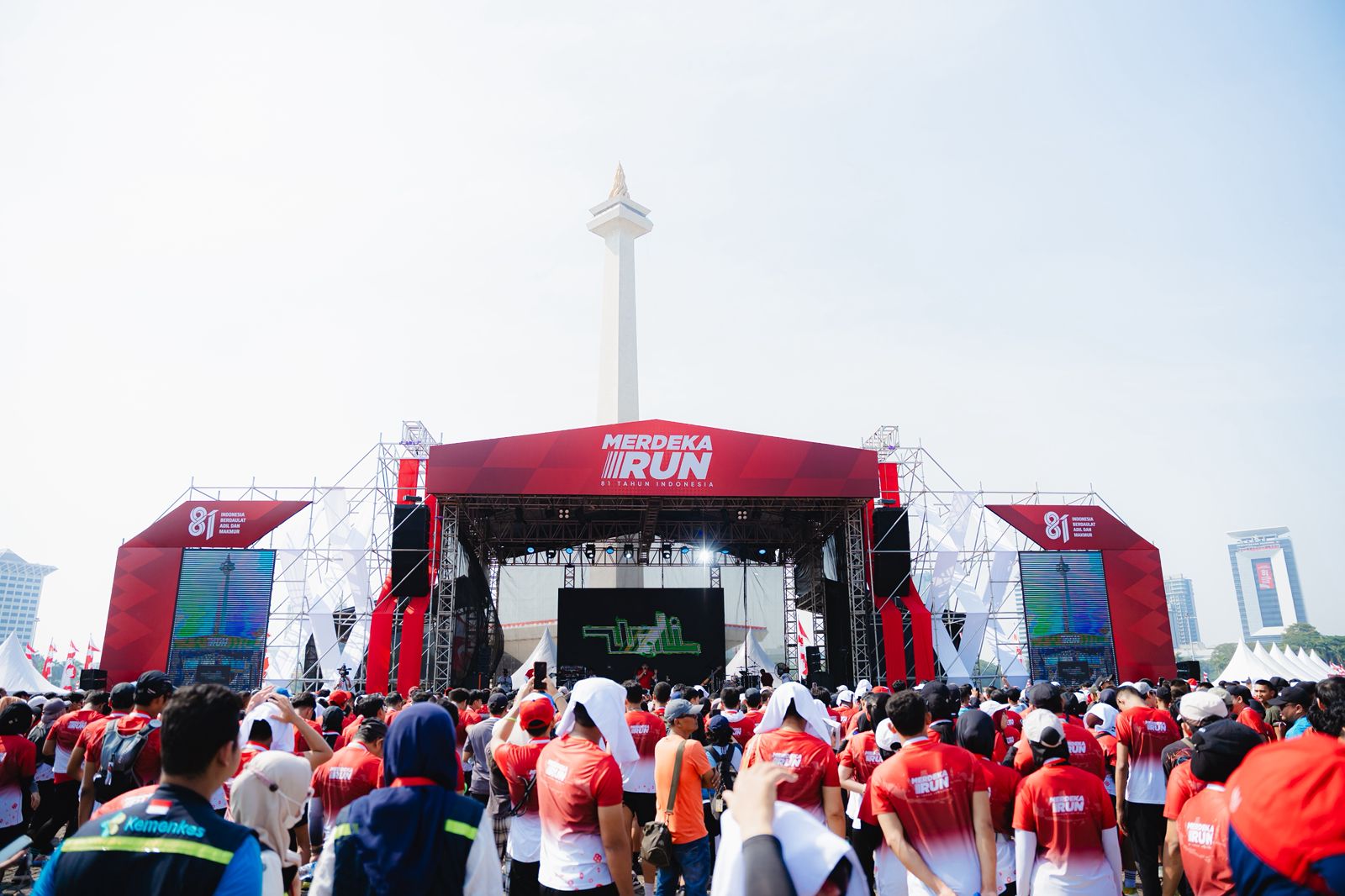 Gelaran Merdeka Run 2026 yang berlangsung di kawasan Istana Merdeka, Jakarta, Sabtu (29/8), tak hanya diikuti ribuan pelari. Suasana juga dimeriahkan penampilan sejumlah guest star, salah satunya grup musik Wali.(dok/Kemenpora)