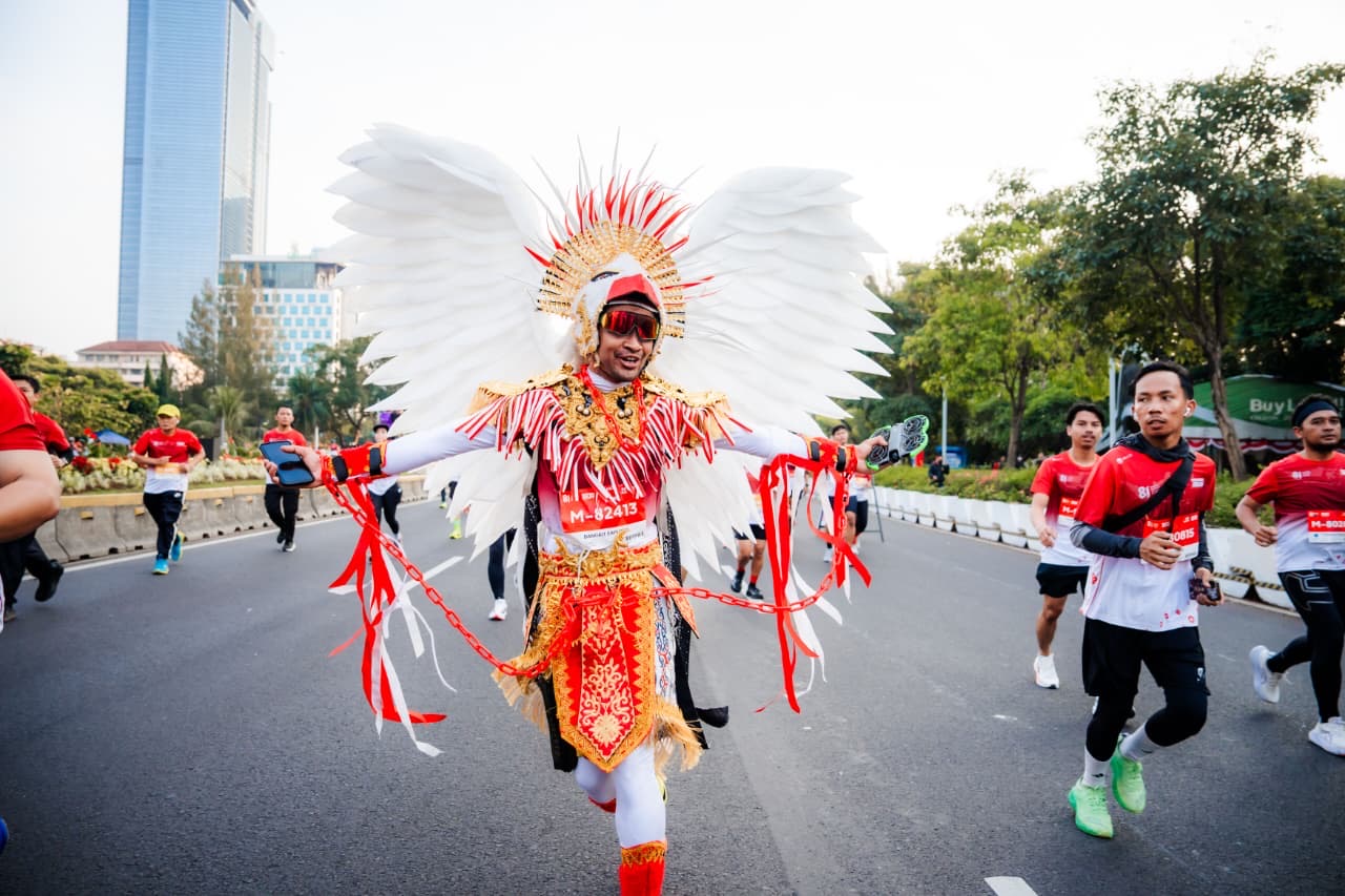 Setiap orang datang ke lintasan dengan tujuan masing-masing. Ada yang mengejar catatan waktu, menguji kemampuan diri, hingga menikmati kebersamaan bersama komunitas. (foto: dok/Kemenpora)