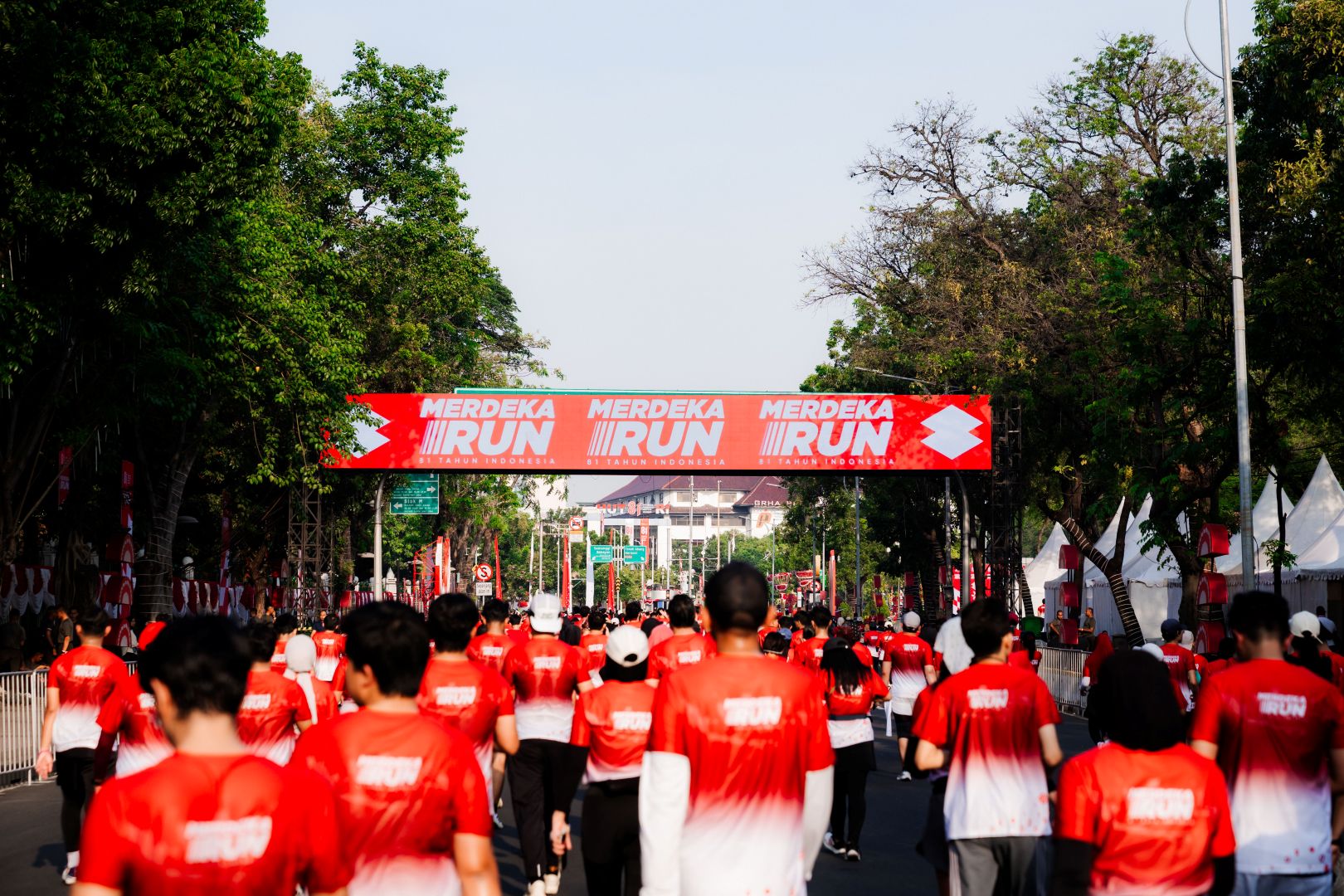 Menpora Erick, Mensesneg Prasetyo, dan Seskab Teddy Lepas 12 Ribu Peserta Merdeka Run 2026
