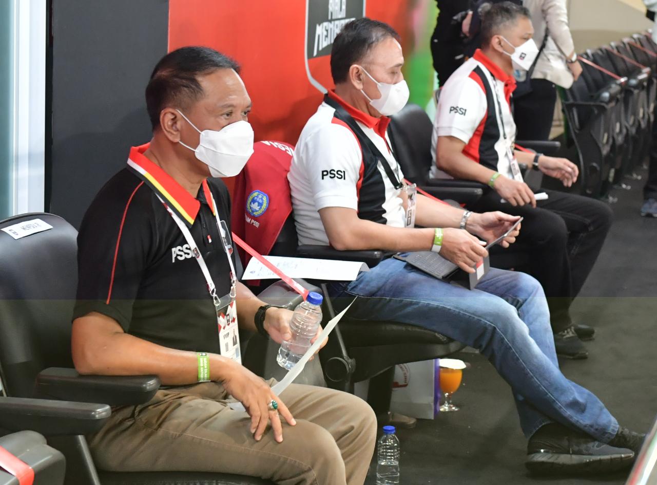 Pantau Langsung Pertandingan PSM Makassar vs PS Sleman, Menpora Amali Pastikan Protokol Kesehatan Diterapkan Ketat dan Disiplin