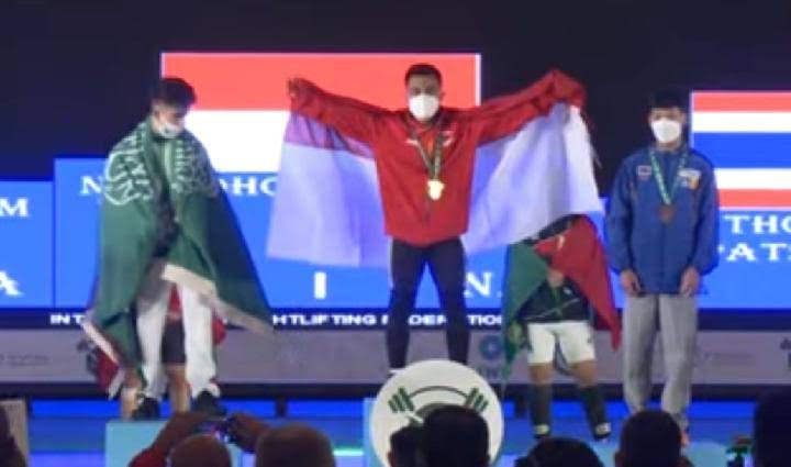 Buat Bangga! Lifter Muda Satrio Adi Nugroho Raih Emas dan Cetak Rekor Kejuaraan Dunia Angkat Besi Remaja 2021