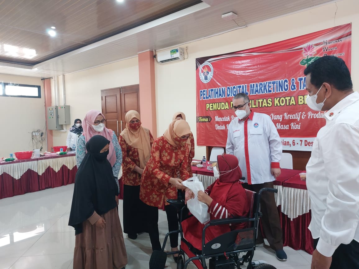DWP Kemenpora Apresiasi Pelatihan Tata Boga dan Digital Marketing bagi Pemuda Disabilitas HWDI Kota Bekasi