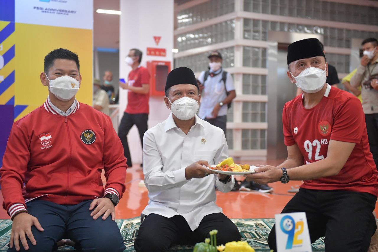 Hadiri Syukuran HUT PSSI ke-92, Menpora Amali Harap Prestasi Sepakbola Indonesia Semakin Meningkat