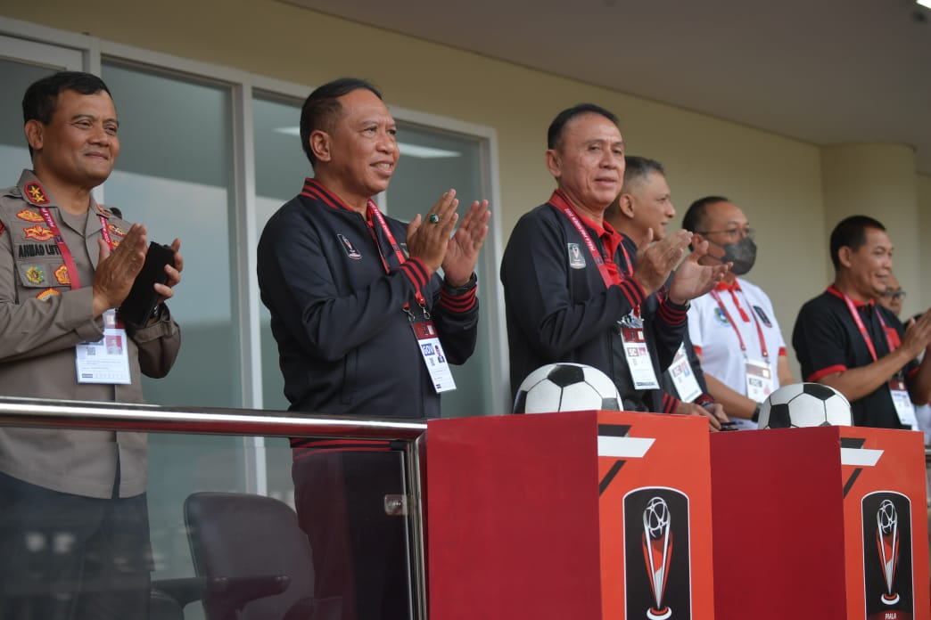 Buka Piala Presiden 2022, Menpora Amali Sampaikan Salam Hangat Presiden Jokowi kepada Penonton