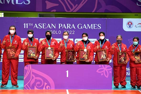 Sesuai Target, Tim Voli Duduk Putri Indonesia Raih Medali Emas Asean Para Games Solo 2022