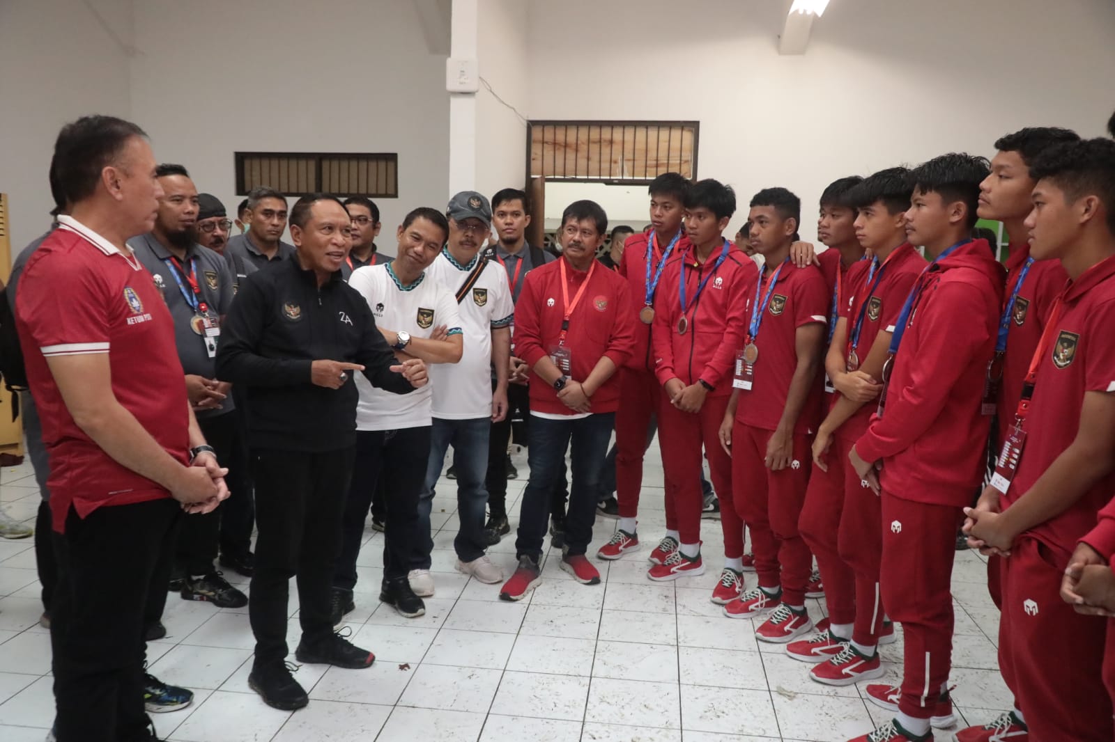 Timnas U-16 Juara Piala AFF U-16 Tahun 2022, Menpora Amali Sampaikan Salam Hangat Presiden Jokowi pada Skuat Garuda Muda