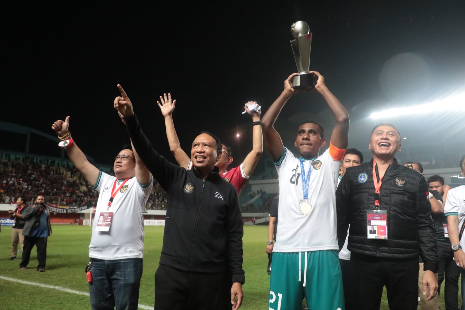 Klarifikasi Menpora Amali Terkait Momen Angkat Trofi Kemenangan Timnas U-16 pada Piala AFF U-16 Tahun 2022