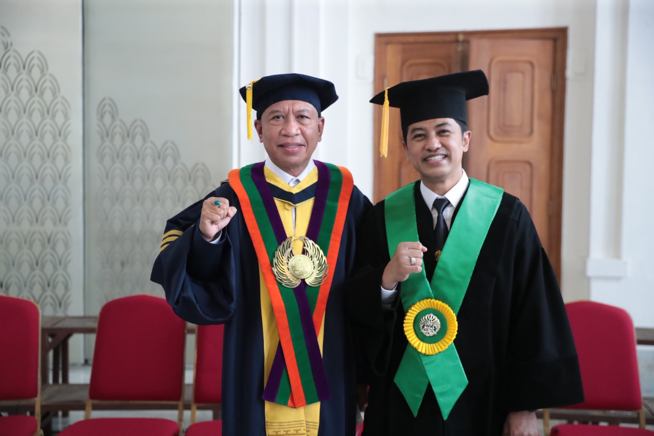 Menpora Amali Hadiri Pengukuhan Dante Saksono Harbuwono Sebagai Guru Besar Tetap Universitas Indonesia, Berikan Ucapan Selamat