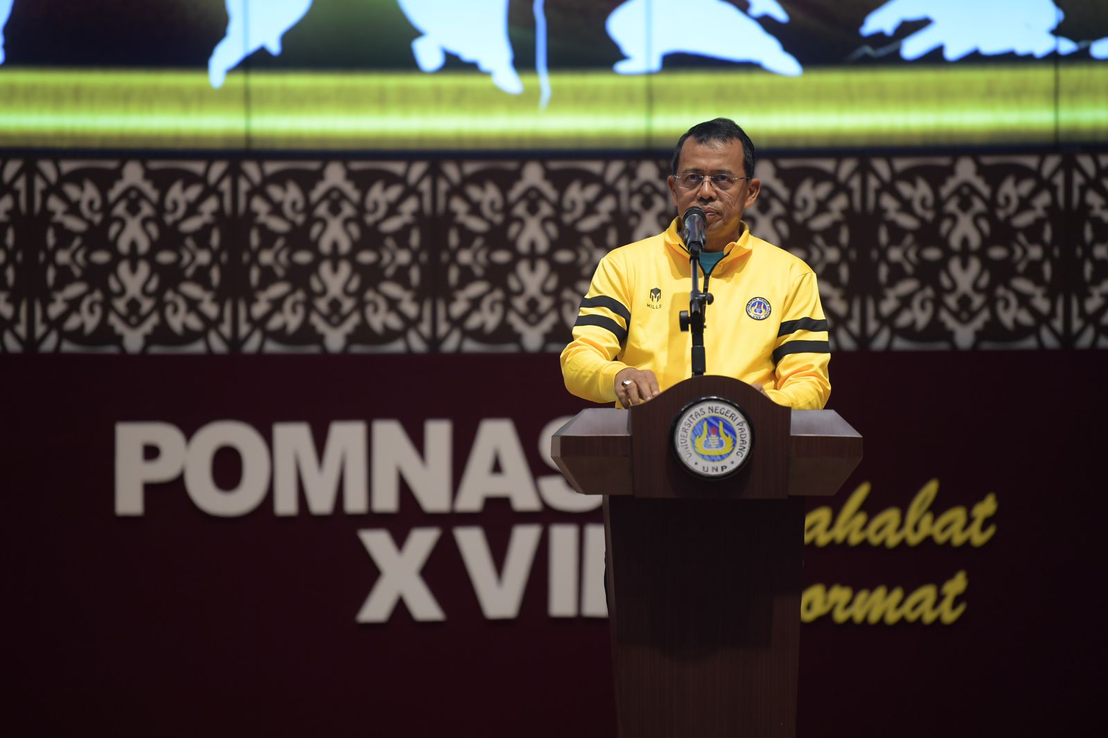 Rektor UNP Nilai POMNAS di Padang Simbol Kebangkitan Olahraga di Sumatera Barat