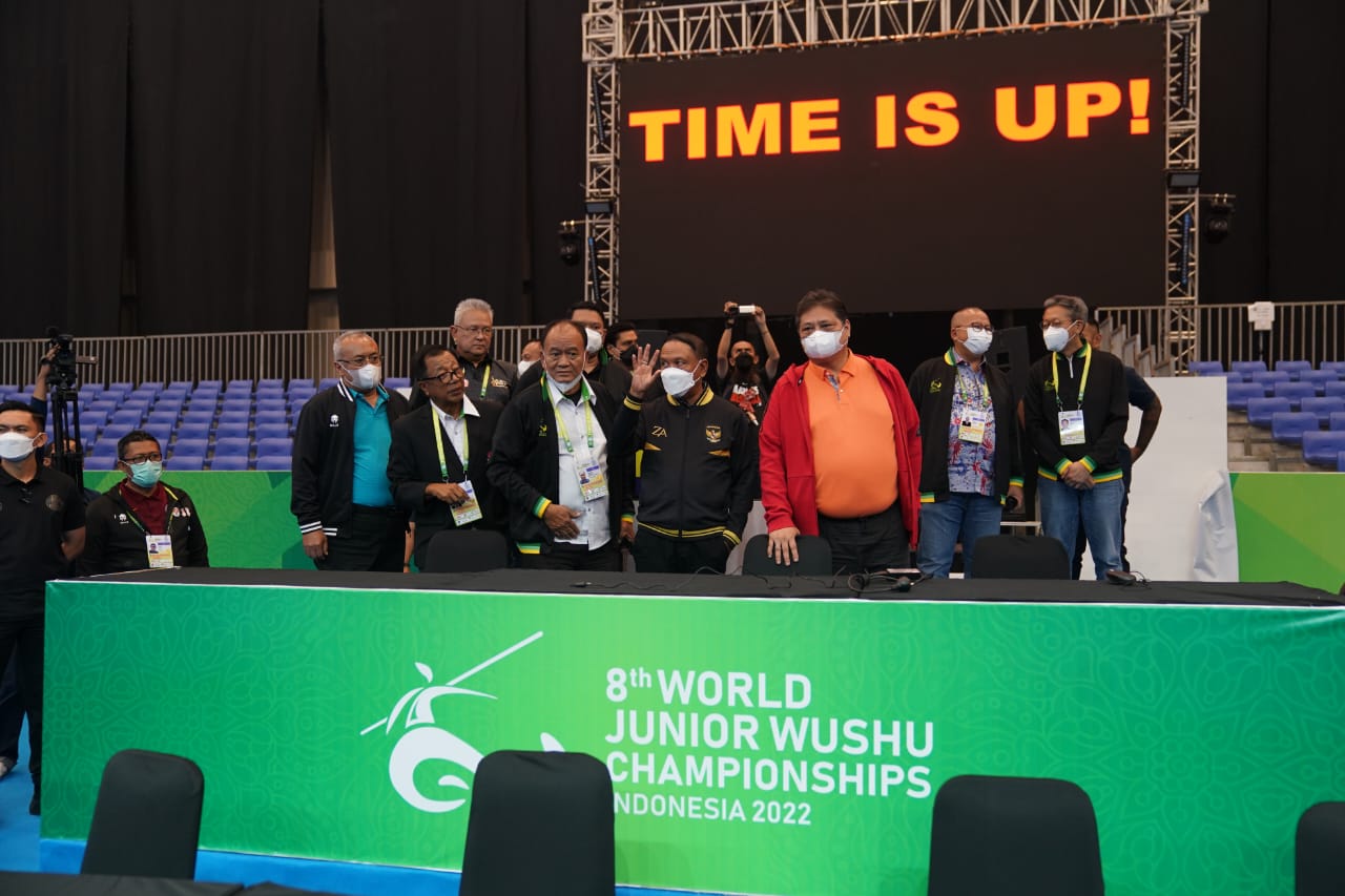 Bersama Ketum PB WI Airlangga Hartarto, Menpora Amali Cek Kesiapan Venue Kejuaraan Dunia Wushu Junior di Tangerang