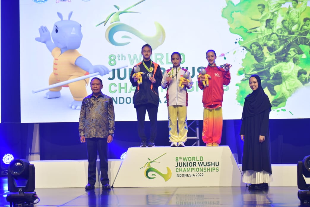 Kalungkan Medali di Kejuaraan Dunia Wushu Junior 2022, Menpora Amali Bangga Potensi Atlet Muda Wushu Indonesia