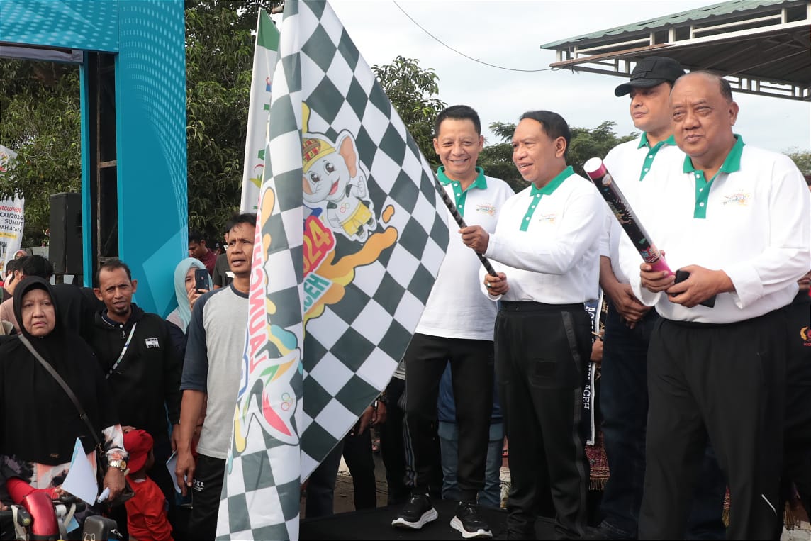 Menpora Amali Lepas Jalan Sehat Dalam Rangka Sukseskan PON ke-21 Aceh-Sumut Tahun 2024