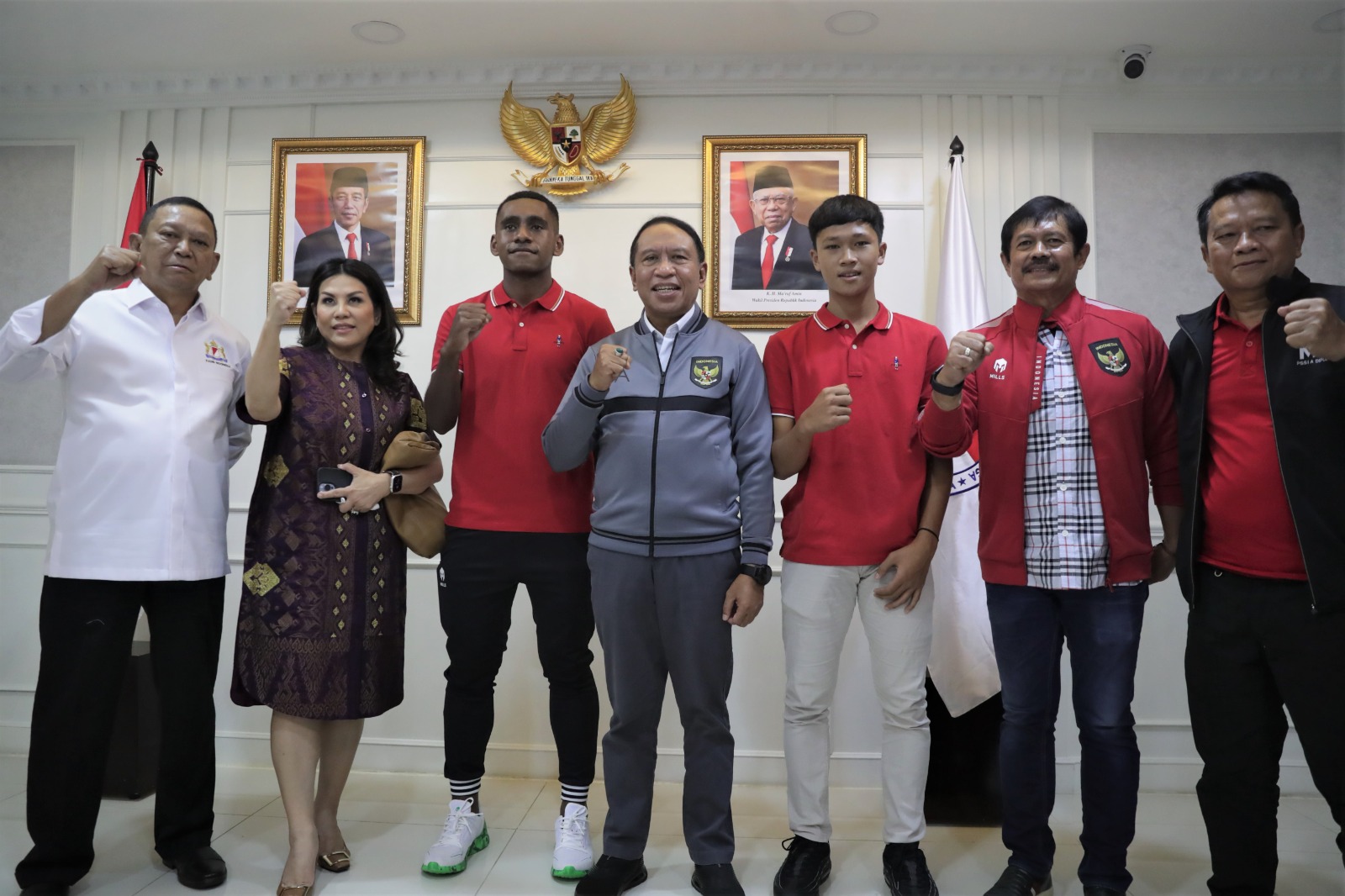 Menpora Amali Dukung dan Apresiasi KADIN Kerja Sama dengan PSSI Berangkatkan Dua Pemain Muda Indonesia Latihan ke Hungaria