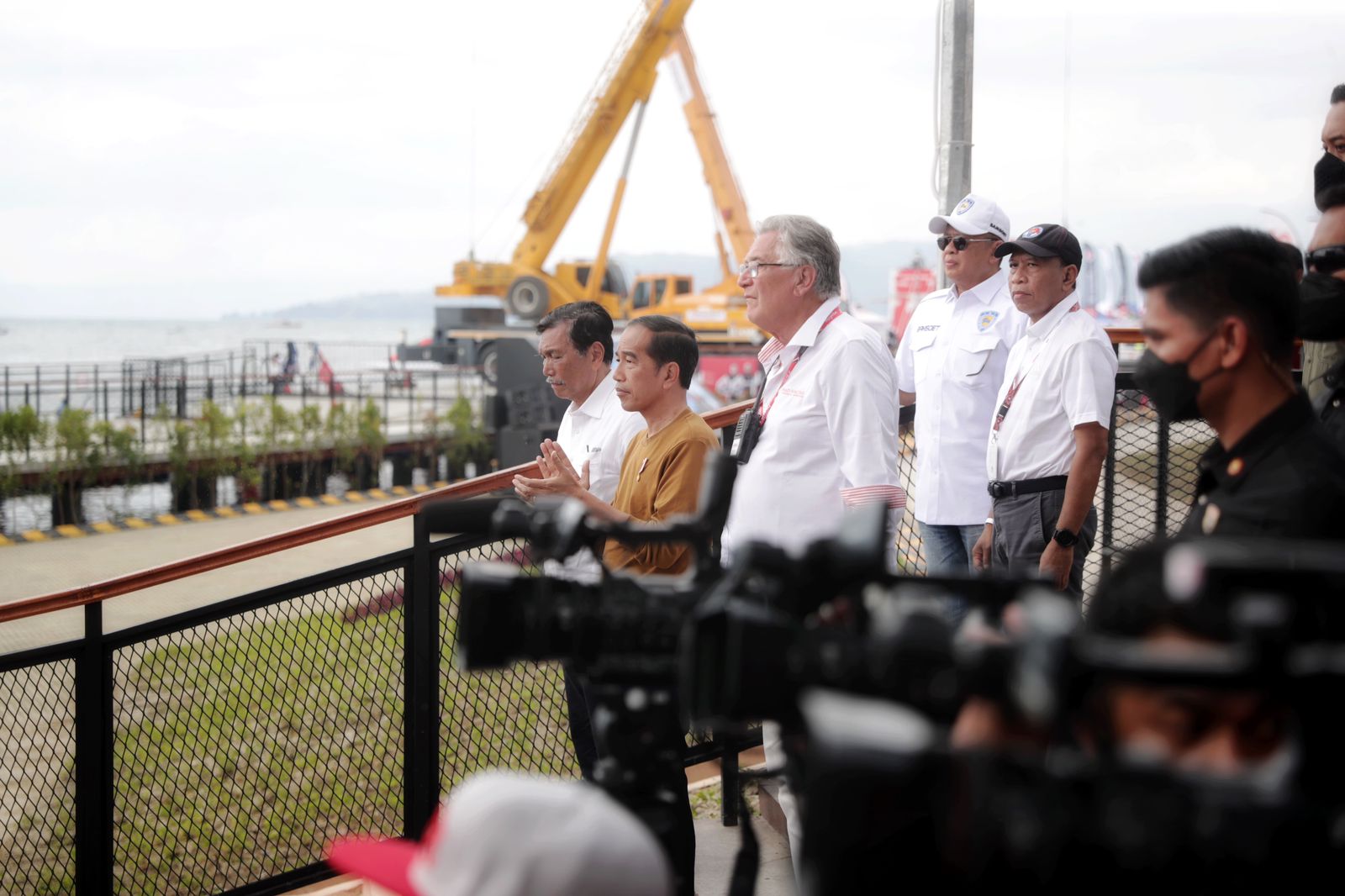 Tiba di Pelabuhan Muliaraja Napitupulu, Presiden Tonton Keseruan Balapan F1 Powerboat 2023