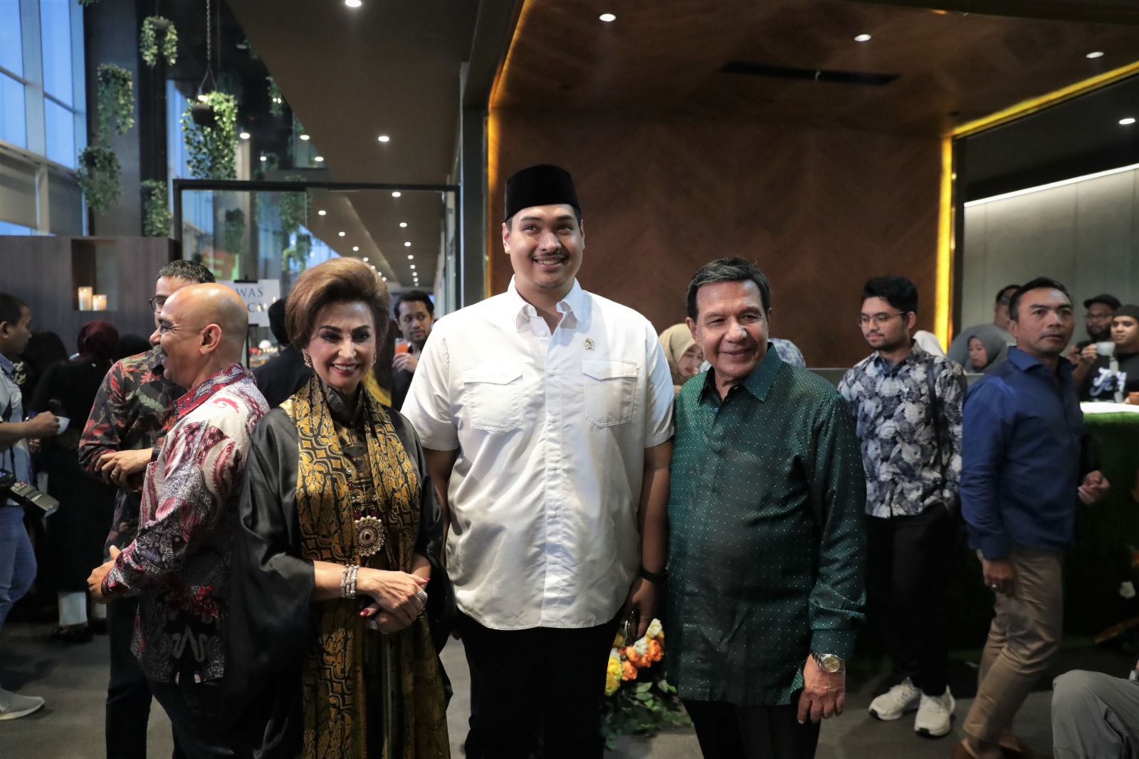 Menpora Dito Hadiri Acara Silaturahmi dengan Presiden Multivision Plus Raam Punjabi