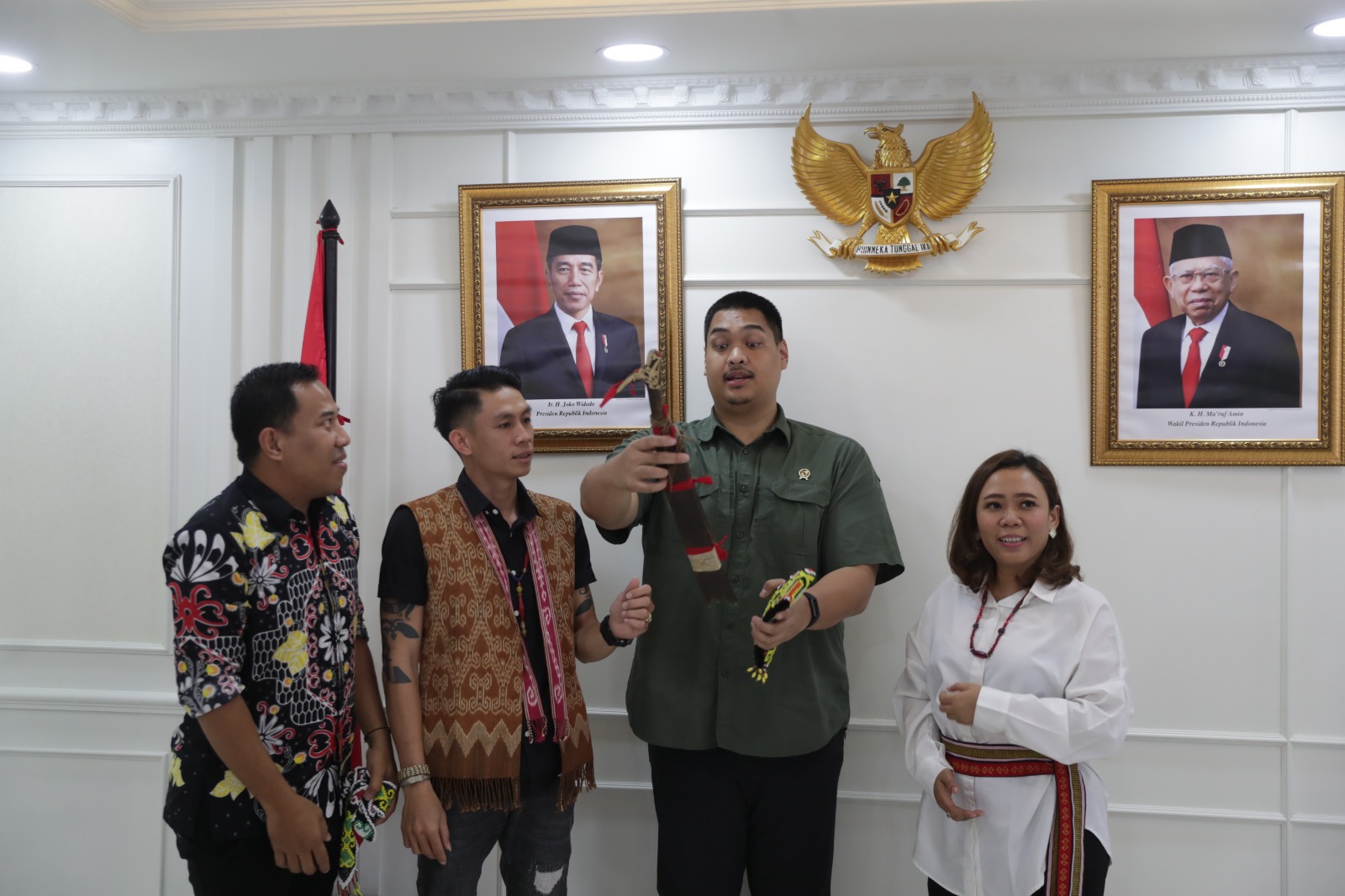 Menpora Dito Sambut Baik Sinergi Kemenpora dengan Sanggar Budaya Kayun Kuleng untuk Pemuda Dayak