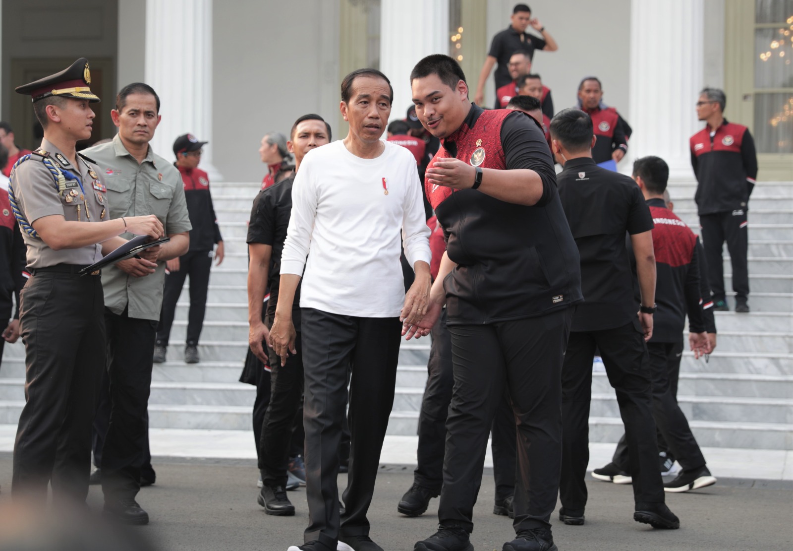 Jumlah Bonus Meningkat, Menpora Dito Dampingi Presiden Jokowi Berikan Bonus SEA Games 2023 Kamboja