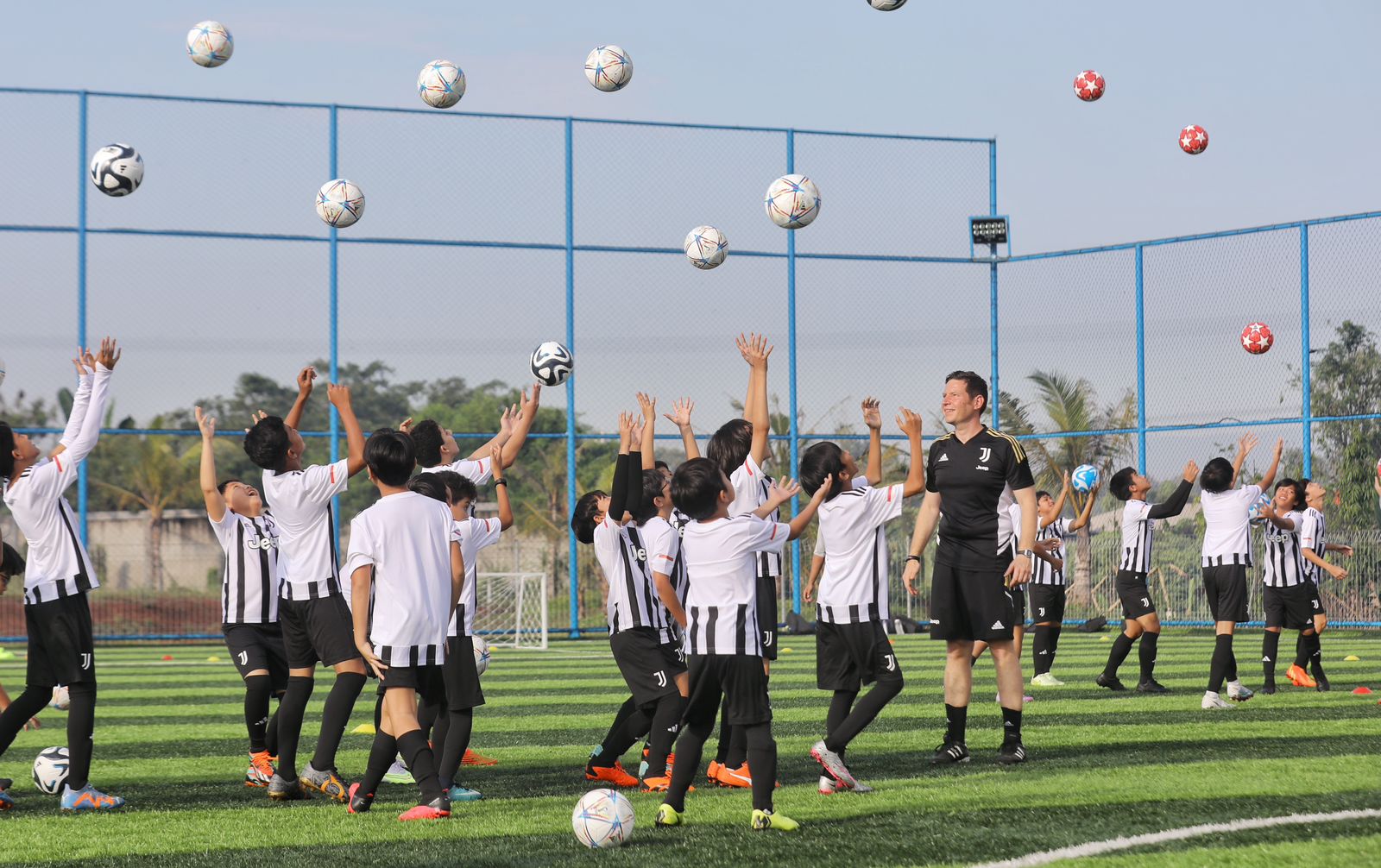 Puluhan Talenta Muda Sepak Bola Indonesia Ikuti Juventus Academy Training Camps