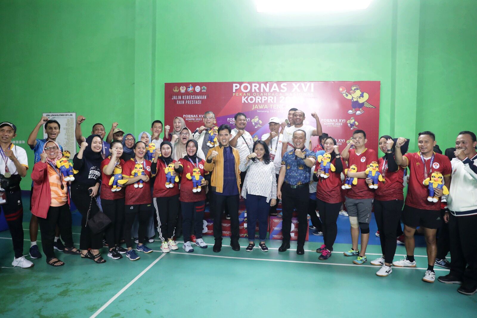 Tim Tenis Meja Beregu Kemenpora Sukses Kawinkan Emas PORNAS XVI KORPRI 2023