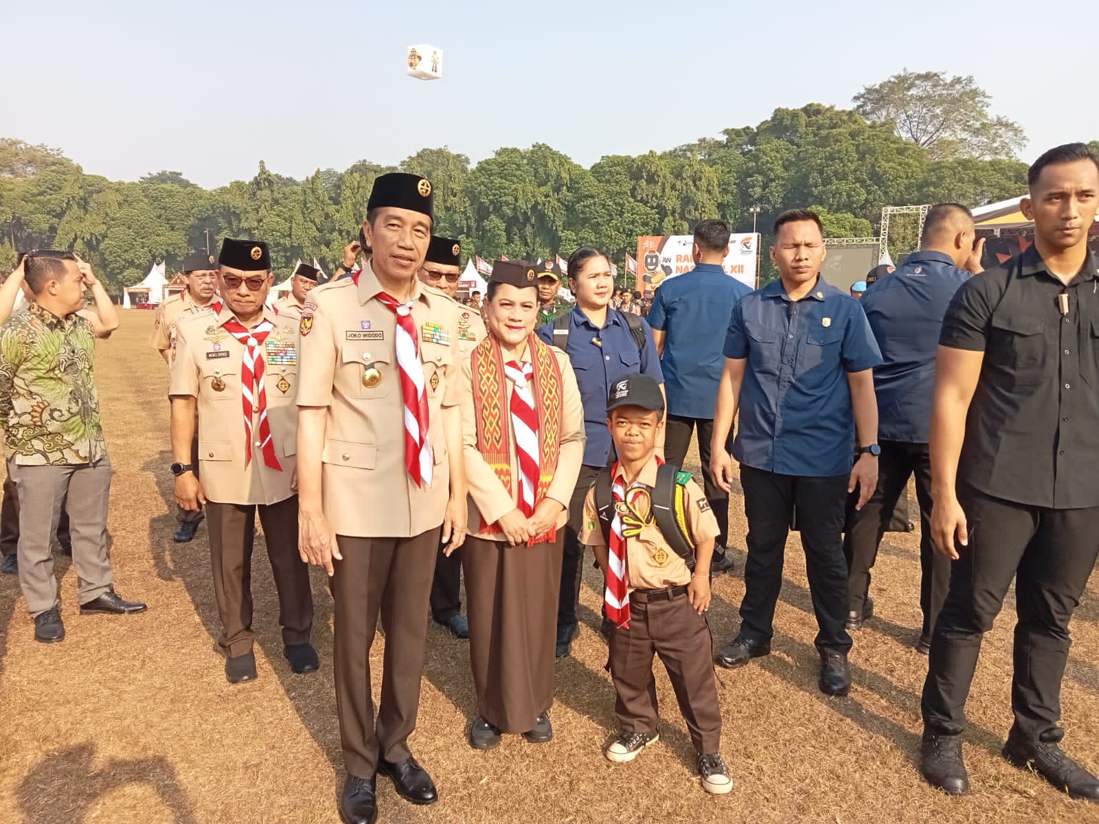 Anggota Pramuka Asal Sulsel Muhammad Hafid Peasso Terharu dan Bangga Diajak Foto Bareng Presiden Jokowi