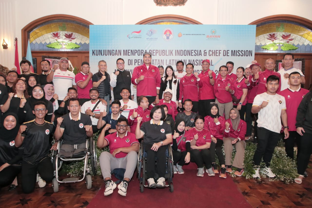 Bertemu Kontingen Indonesia Asian Para Games 2023 Hangzhou, Menpora Dito Kenalkan CdM Angela Tanoesoedibjo