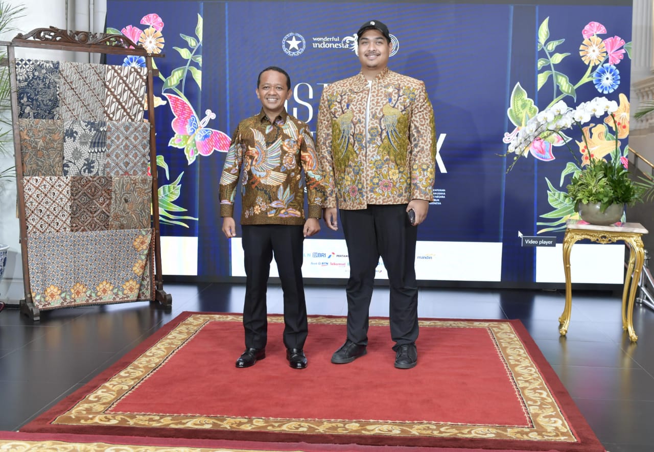 Menpora Dito Hadiri Istana Berbatik Di Depan Istana Merdeka