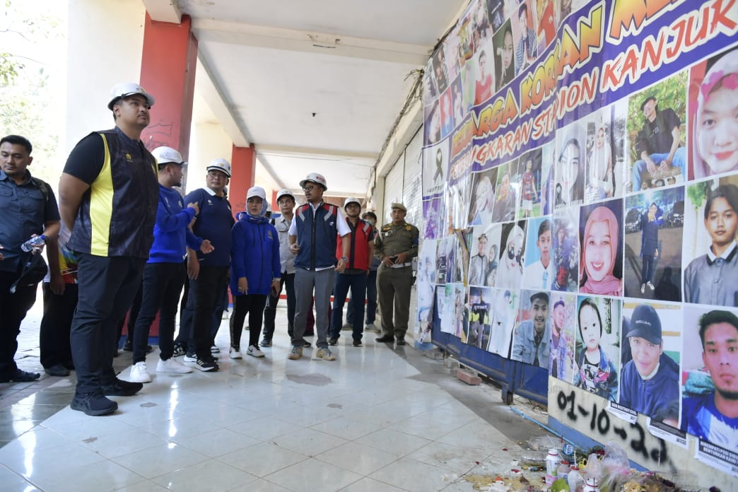 Setahun Tragedi Kanjuruhan, Menpora Dito Datang Langsung ke Stadion dan Sampaikan Doa untuk Para Korban