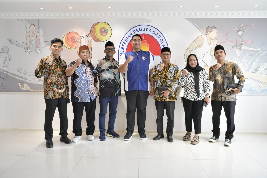 Terima Pengasuh Ponpes Gedongan, Menpora Dito Sambut Baik Festival Marching Band Piala Menpora 2024