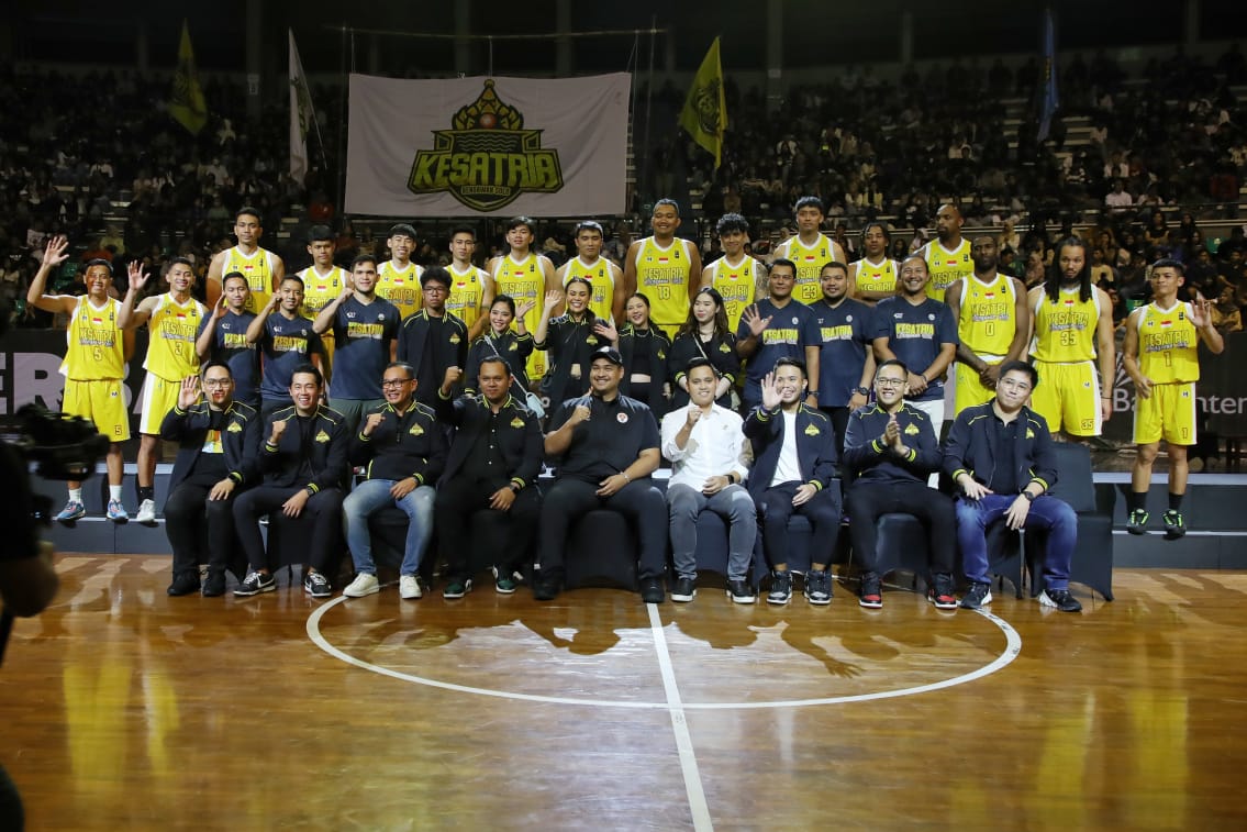 Hadiri Launching Tim Kesatria Bengawan Solo, Menpora Dito: Tim Ini Baik untuk Bangun Ekosistem Basket Indonesia