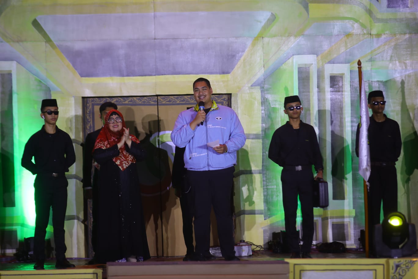 Menpora Dito Apresiasi Pesta Seni Akbar Panggung Gembira 2024 di Ponpes Az-Ziyadah