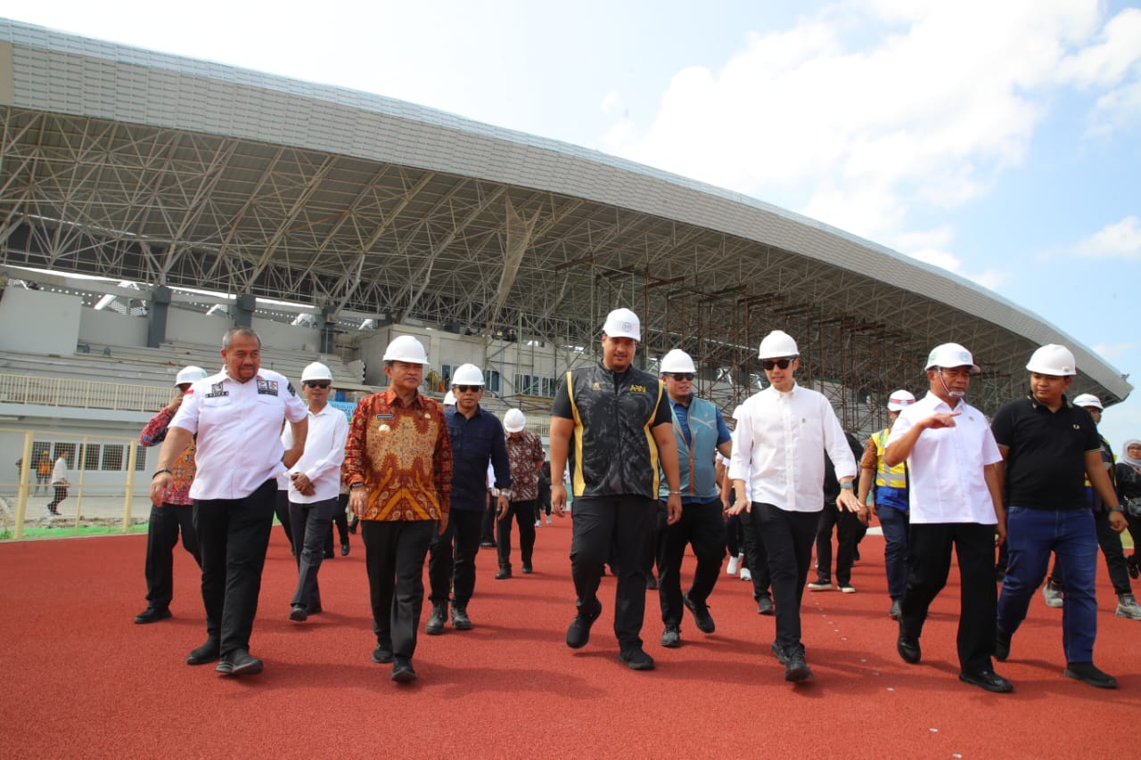 Persiapan PON XXI Aceh-Sumut 2024, Menpora Dito Bareng Menko PMK Tinjau Venue Atletik dan Stadion Utama Sumut