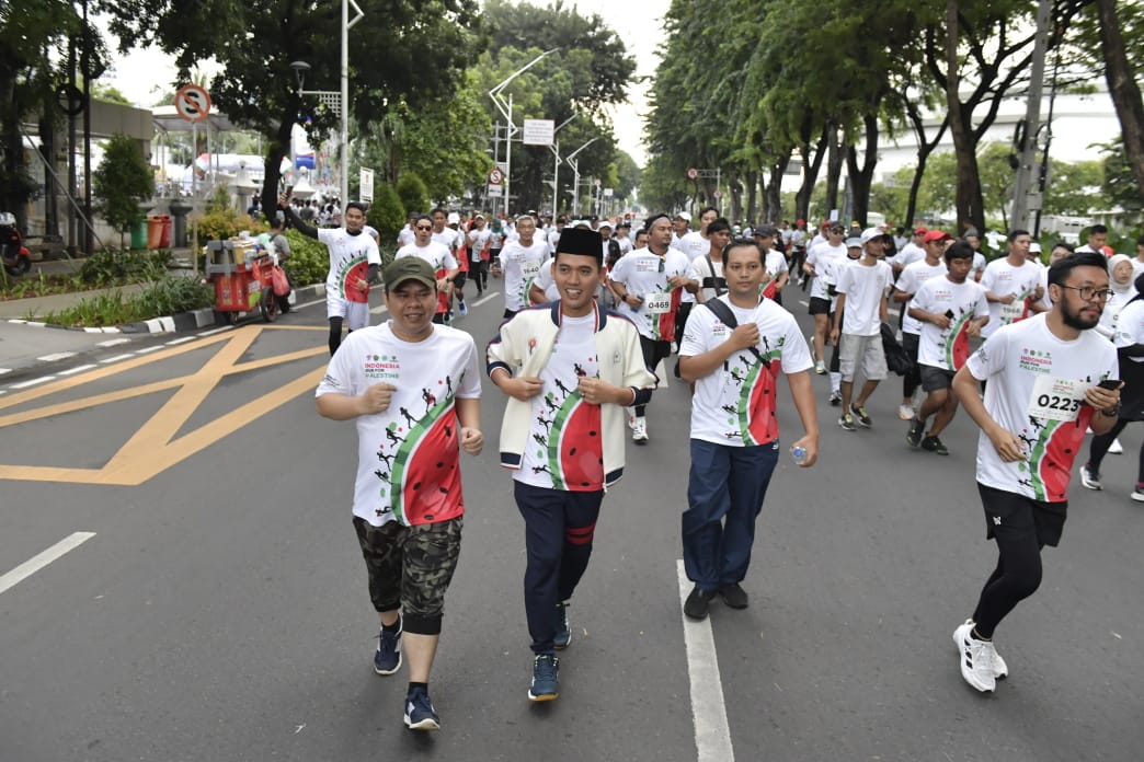 Tunjukkan Solidaritas Kemanusiaan, Ribuan Pelari Ikuti “Indonesia Run For Palestine” di Kemenpora